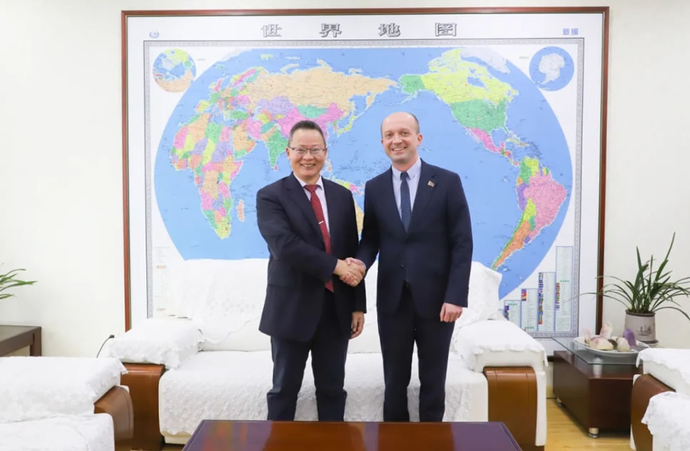 白俄罗斯驻华大使馆公使参赞到访门徒娱乐，共拓国际合作新机遇